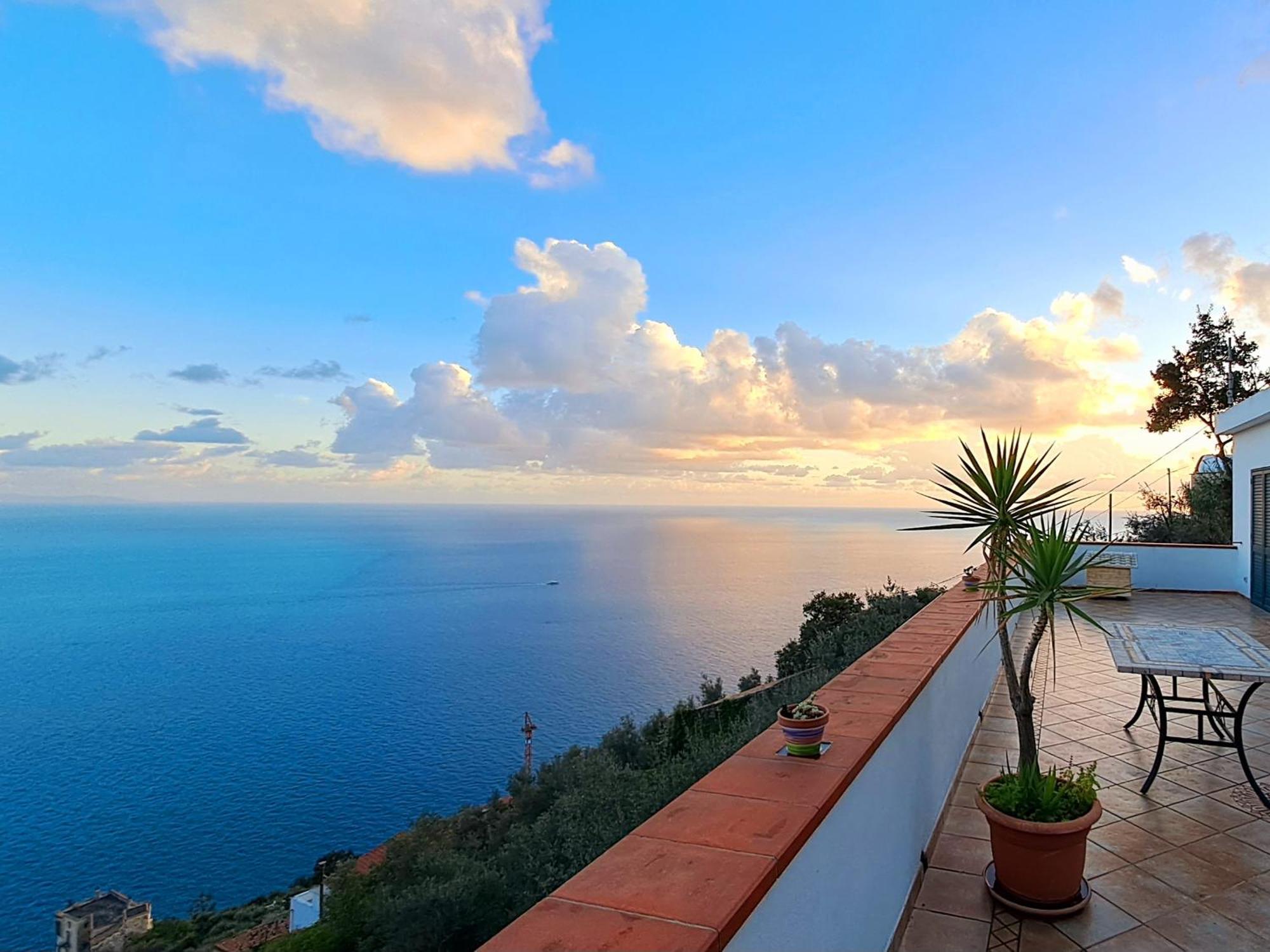 "Casalena" Villa A Furore Amalfi Coast Con Grande Terrazzo E Vista Sul Mare Esterno foto